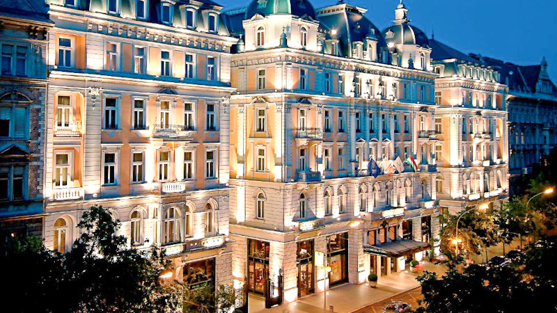 Luxury escort friendly hotel in Budapest